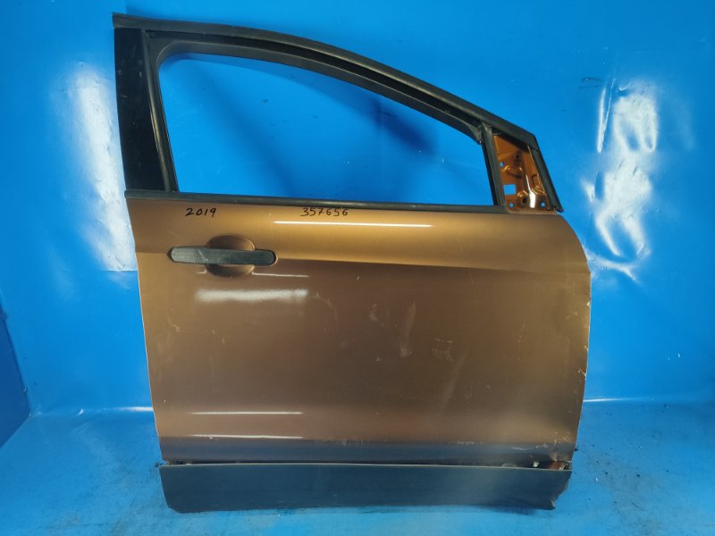 Door FORD ESCAPE 12-19 Right Front.