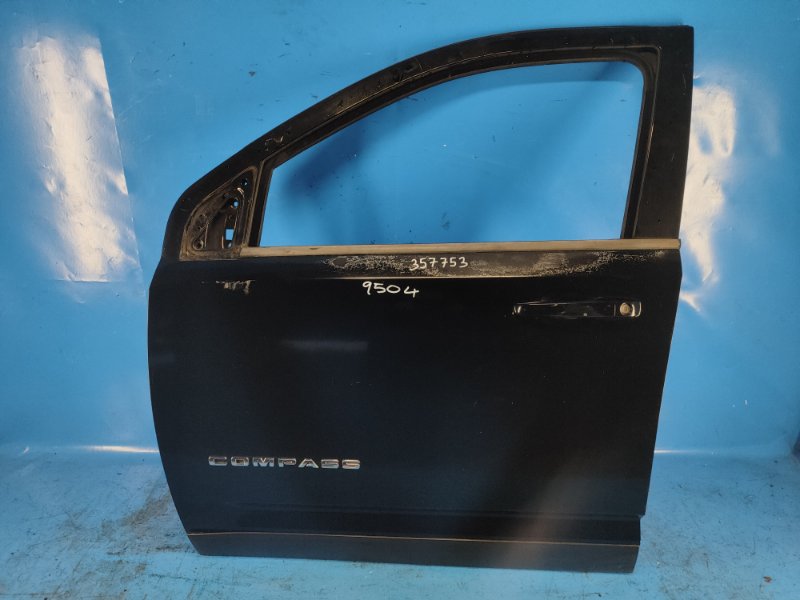 Door JEEP COMPASS 06-16 2014 Left. Front.