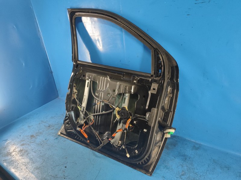Door JEEP COMPASS 06-16 2014 Left. Front.