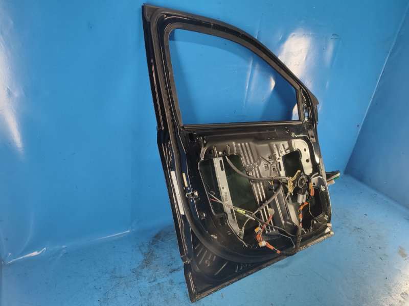 Door JEEP COMPASS 06-16 2014 Left. Front.