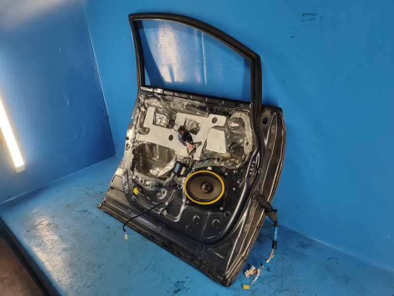 Door TOYOTA VENZA 09-16 2013 Left. Front.