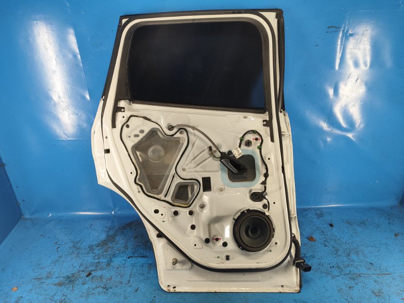 Door FORD ESCAPE 12-19 2018 Left. Rear.