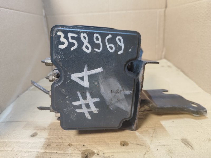 ABS unit Nissan Versa B17 11-19