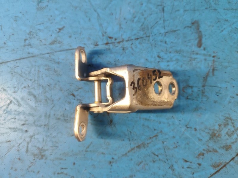 Lower door hinge NISSAN X-TRAIL/ROGUE T33 20- 2021 Left. Front.