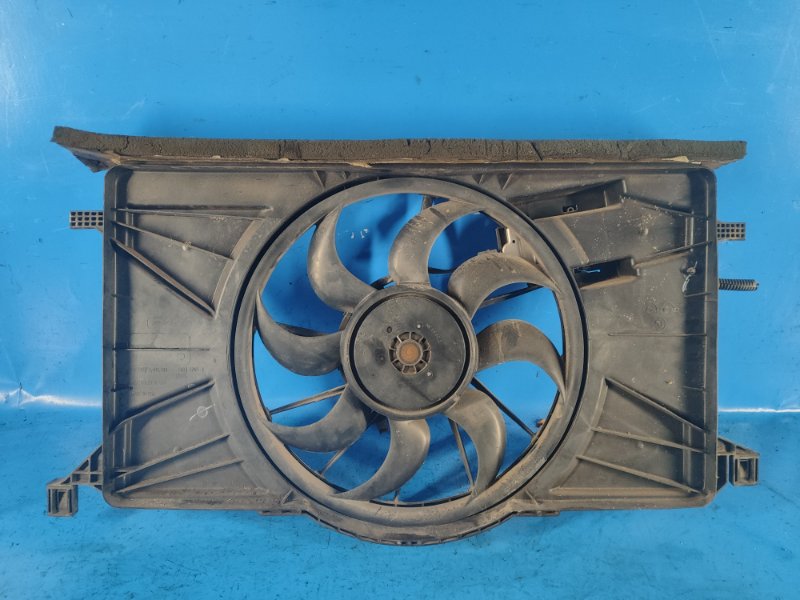 Main radiator fan diffuser for Ford Focus 10-18
