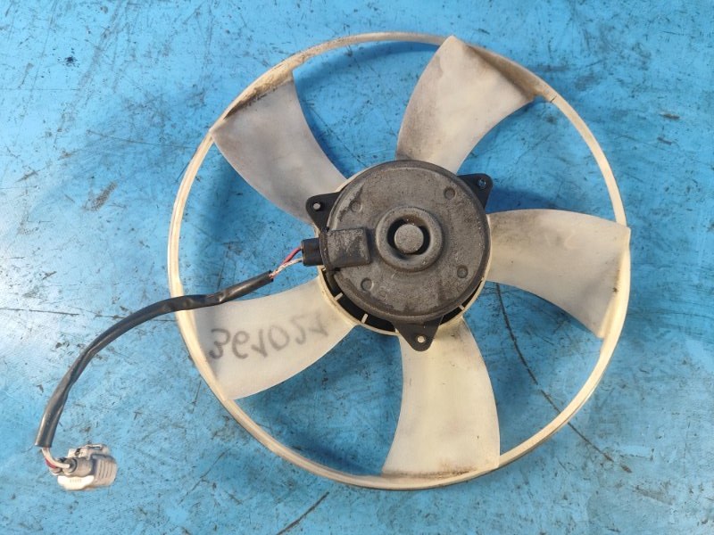 Impeller of the main radiator fan Toyota Sienna 03-10