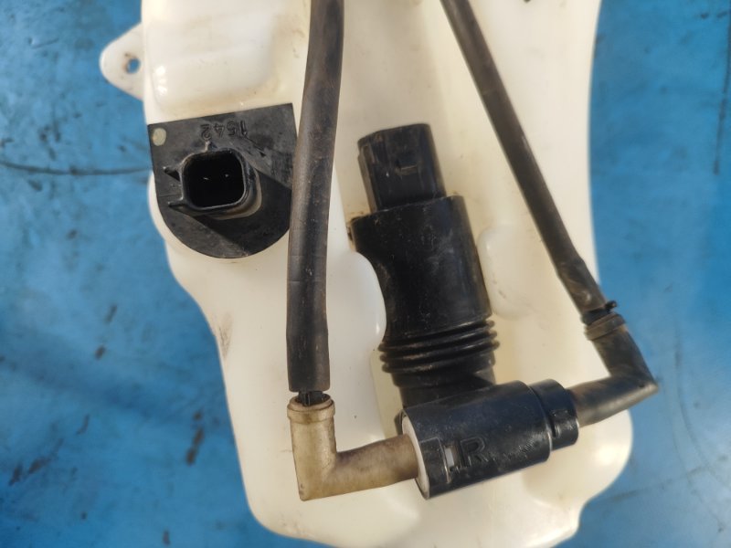 2016 Dodge Journey Windshield Washer Reservoir