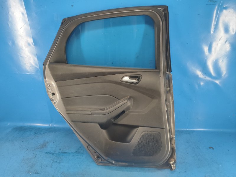 Door FORD FOCUS 10-18 Left. Rear.