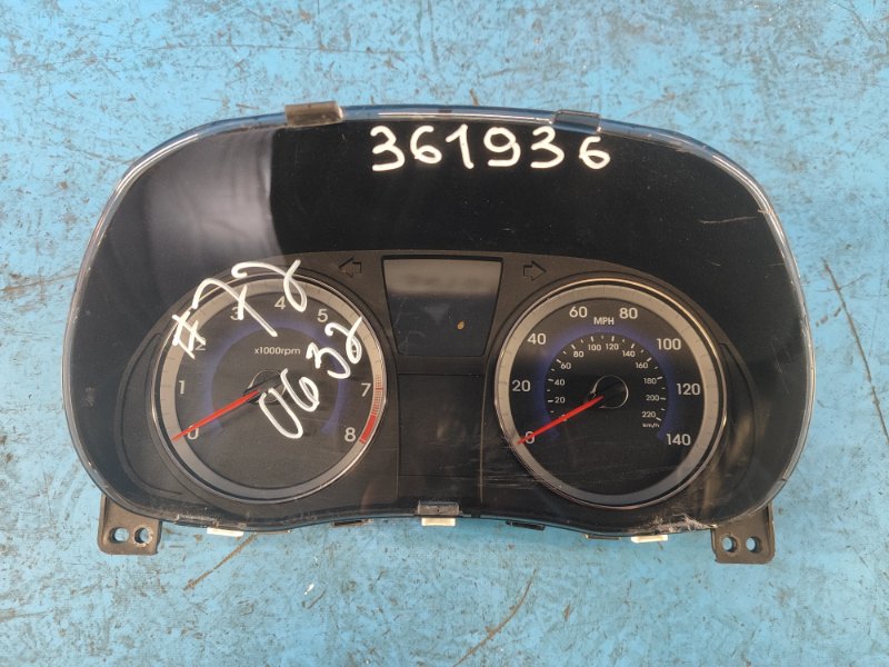 Instrument panel of the Hyundai Accent RB 10- 2011