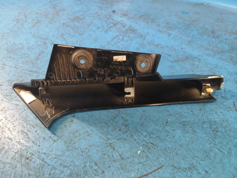 Trunk lid trim NISSAN X-TRAIL/ROGUE T32 13-20 Left.