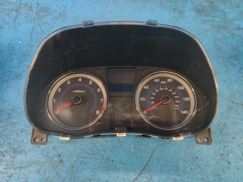 Hyundai Accent RB 10-2013 instrument panel