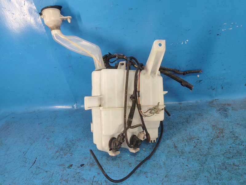 Toyota Prius Windscreen Washer Reservoir - 09/30/17