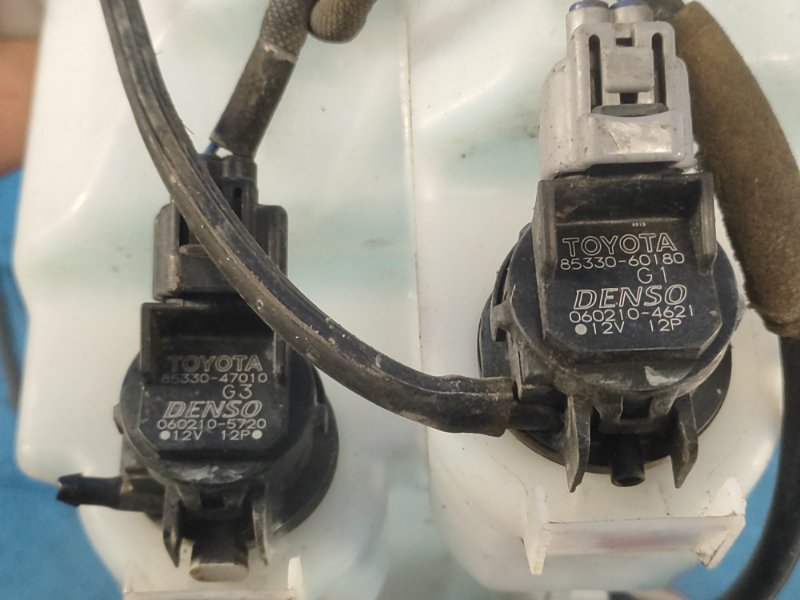 Toyota Prius Windscreen Washer Reservoir - 09/30/17