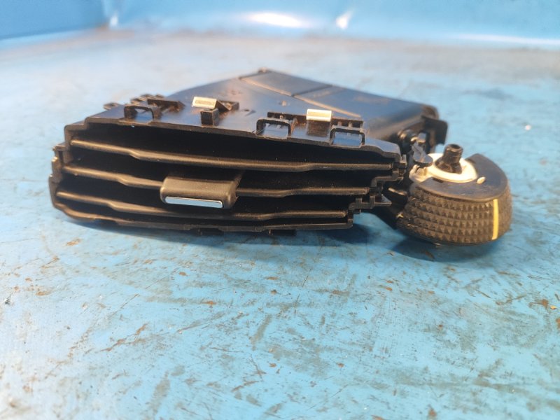 Air deflector FORD FOCUS 10-18 Left.