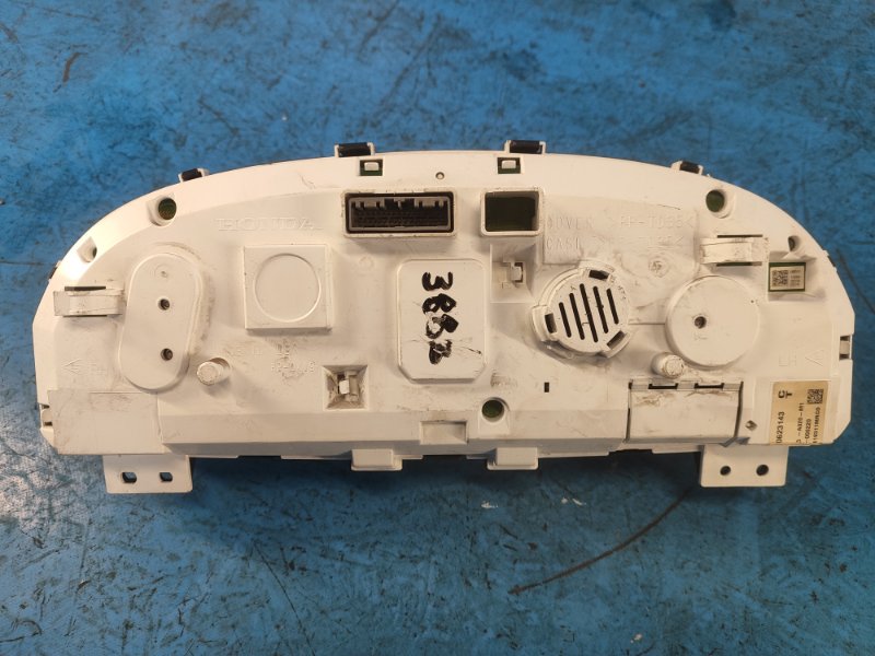 Instrument cluster of the Honda Accord CR 13-18 2014