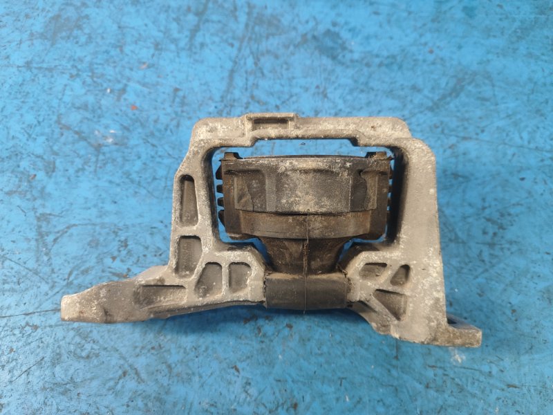 Engine mount FORD FOCUS 10-18 Right.