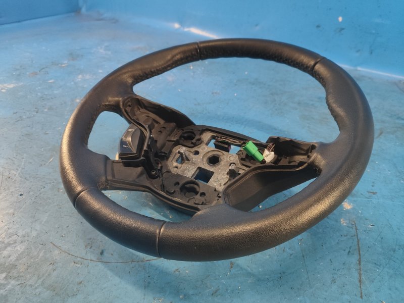 Ford Focus 10-18 steering wheel