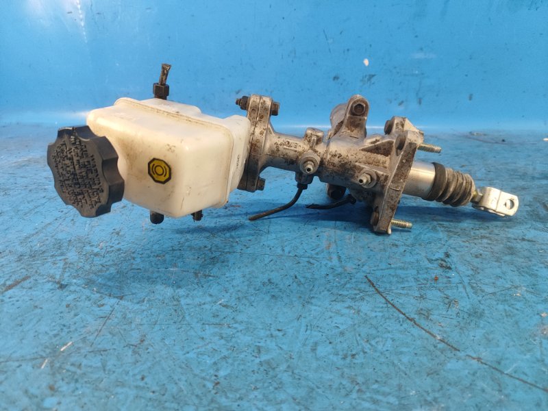 Brake master cylinder for Hyundai Sonata YF 10-14