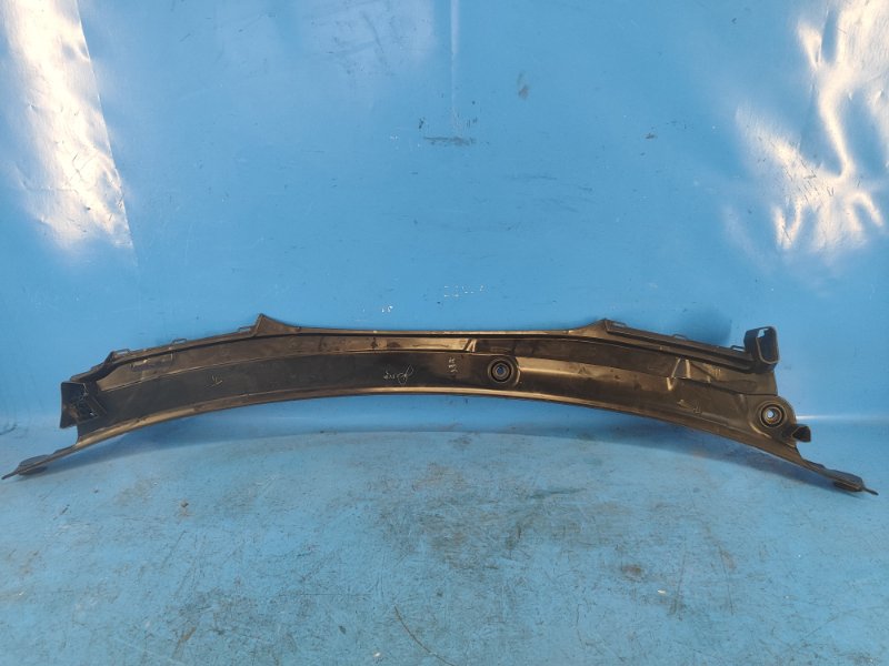 Plastic under the windshield / Jabot BMW XM (G09) 23- 2023