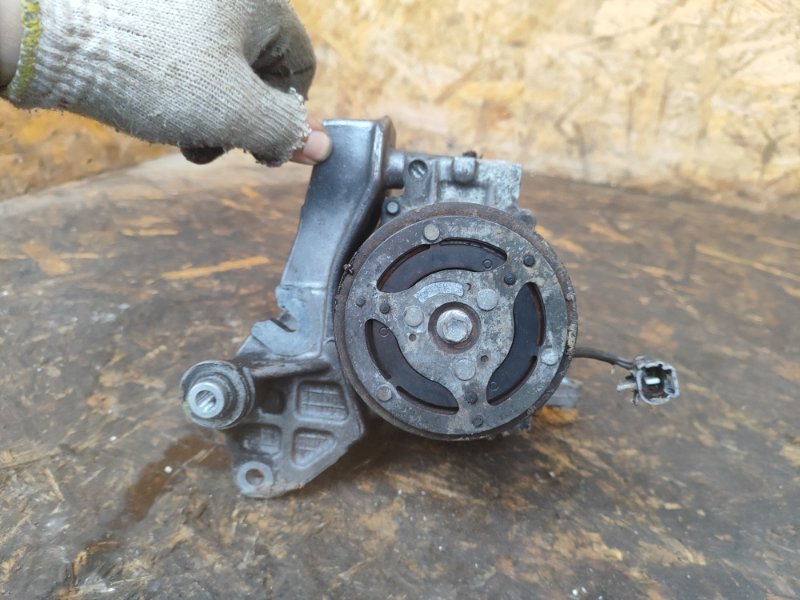 Air conditioning compressor SUBARU TRIBECA B9 05-07