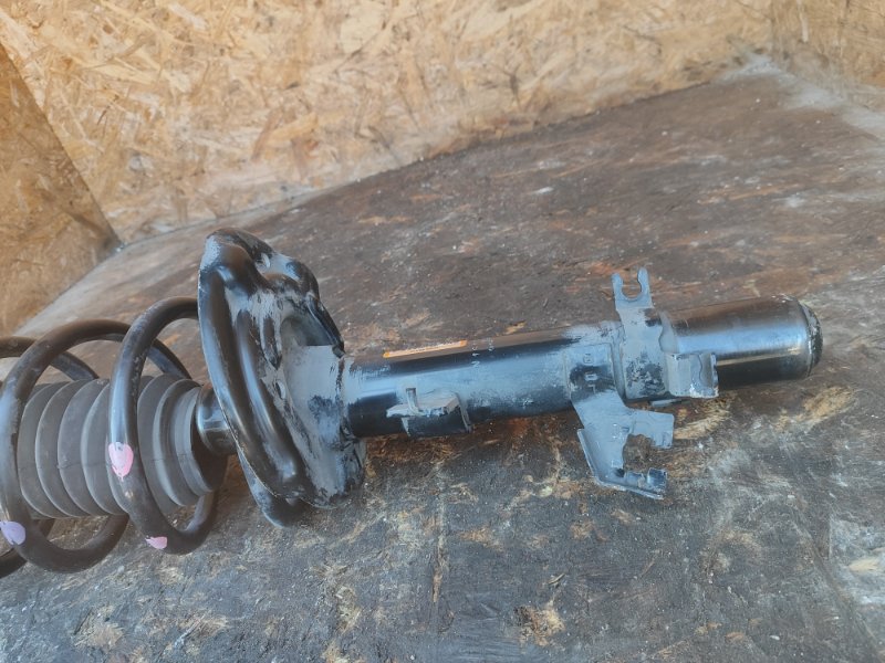 Shock absorber NISSAN X-TRAIL/ROGUE T32 13-20 2016 Left. Front.