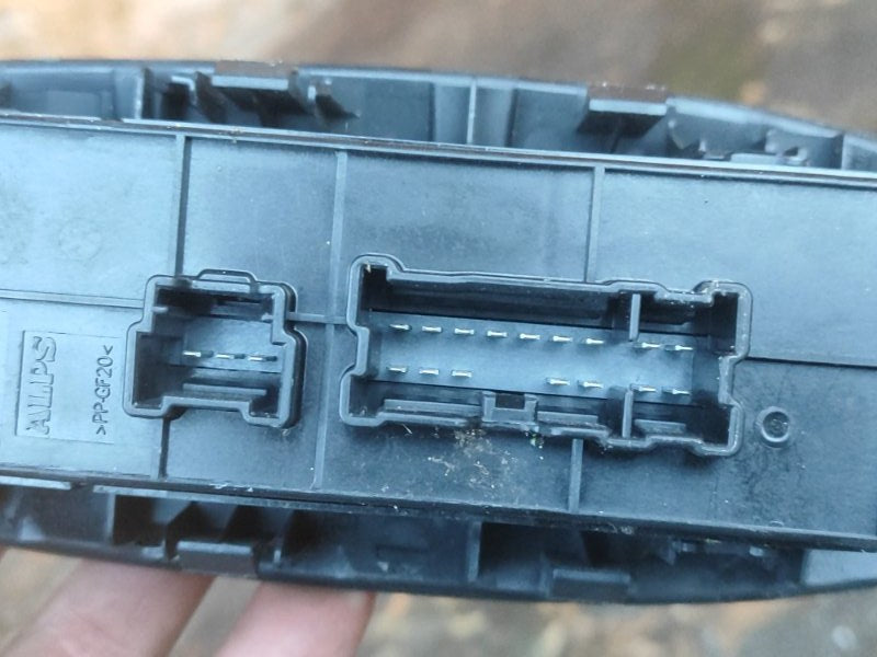 Power window control unit NISSAN PATHFINDER R52 12-21 Left.