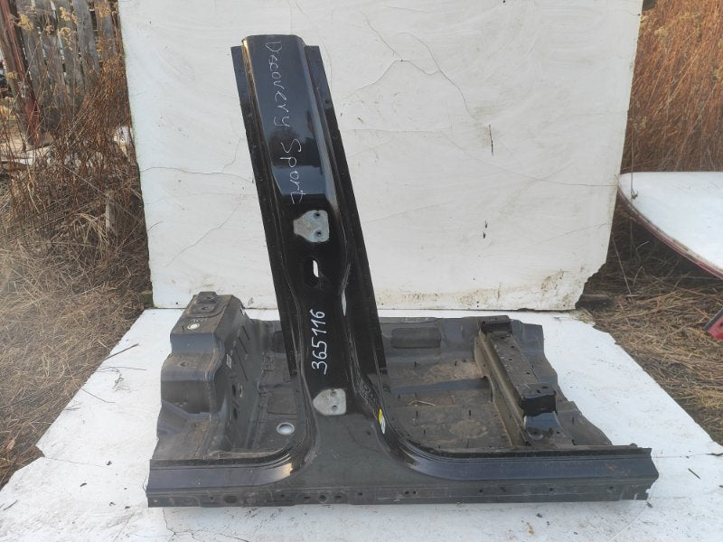 Central pillar of the body LAND ROVER DISCOVERY Sport 15-19 Right.