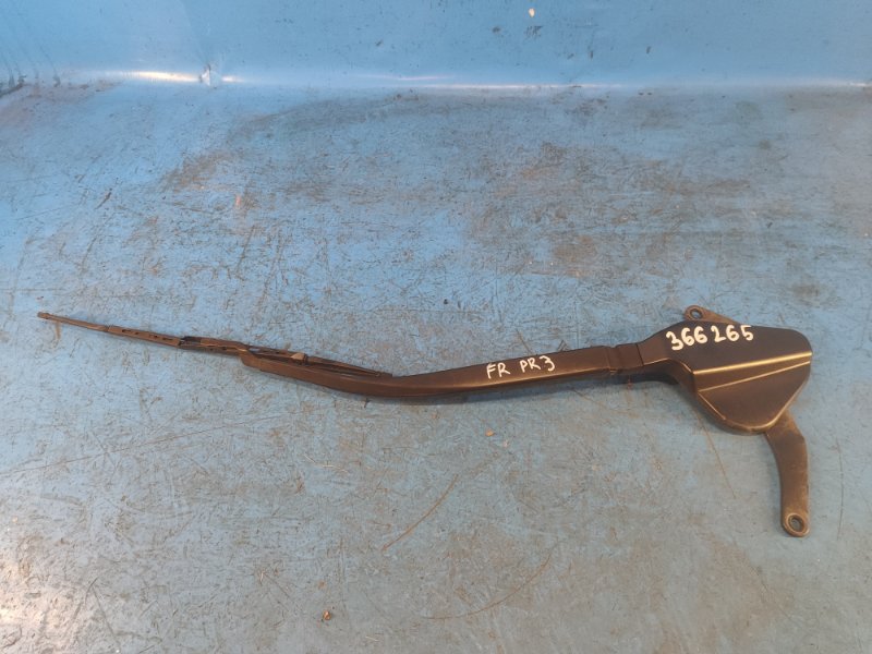 Front windshield wiper arm TOYOTA PRIUS - 30 09-17 Right.