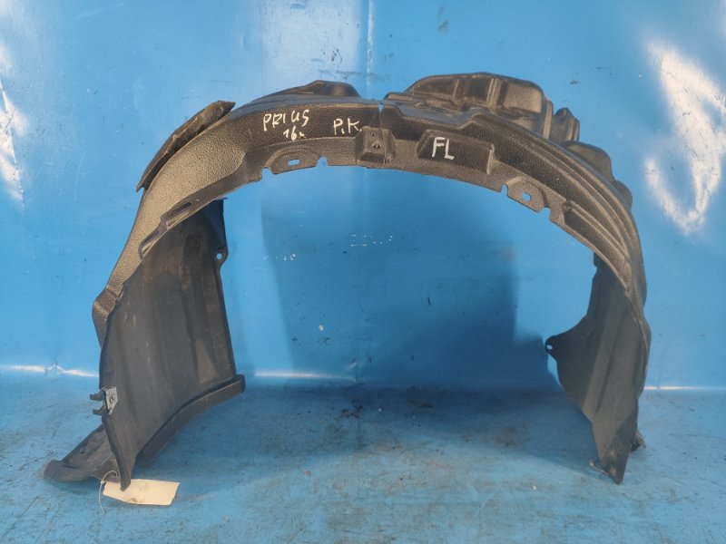 Mudguard TOYOTA PRIUS 16- Left. Front.