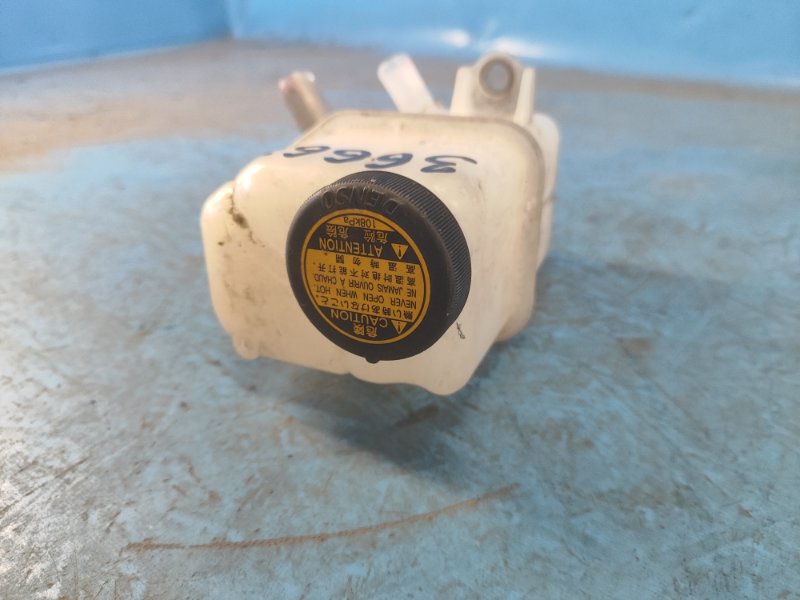 Toyota Prius inverter expansion tank - 30 09-17