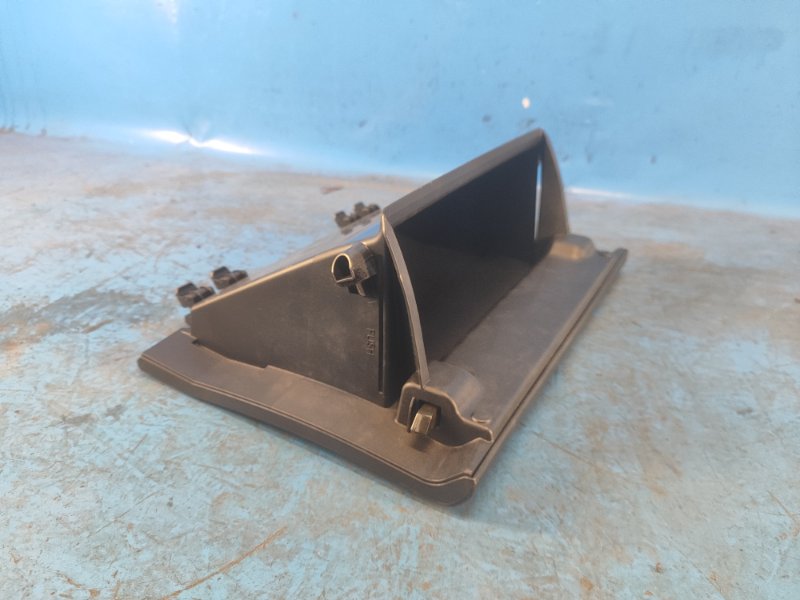 Glove compartment LEXUS LBX 23-