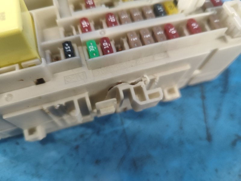 Nissan X-TRAIL/ROGUE T33 2021 Interior Fuse Box
