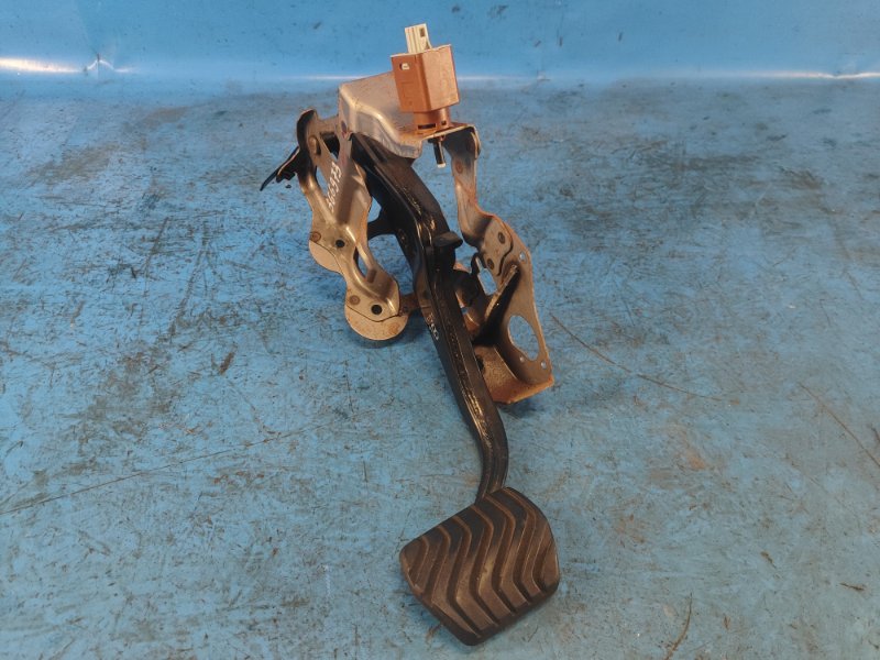 Brake pedal NISSAN X-TRAIL/ROGUE T33 2021