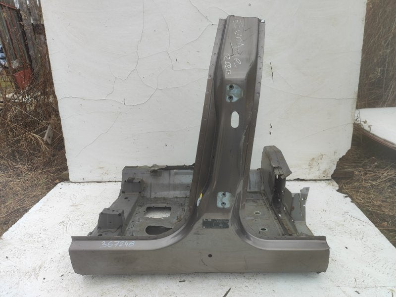 Central pillar of the body LAND ROVER EVOQUE 19- Left.