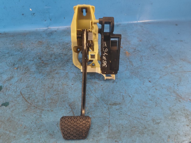 Brake pedal BMW 6 SERIES (F13) 12-18