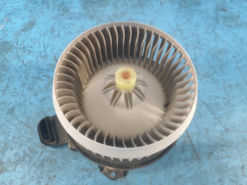 Heater motor TOYOTA PRIUS - 30 09-17