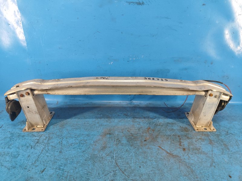 Front bumper reinforcement for AUDI Q5 08-16