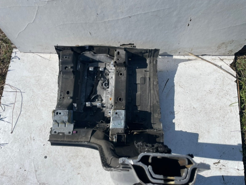Central pillar of the body LAND ROVER VELAR 17- 2020 Left
