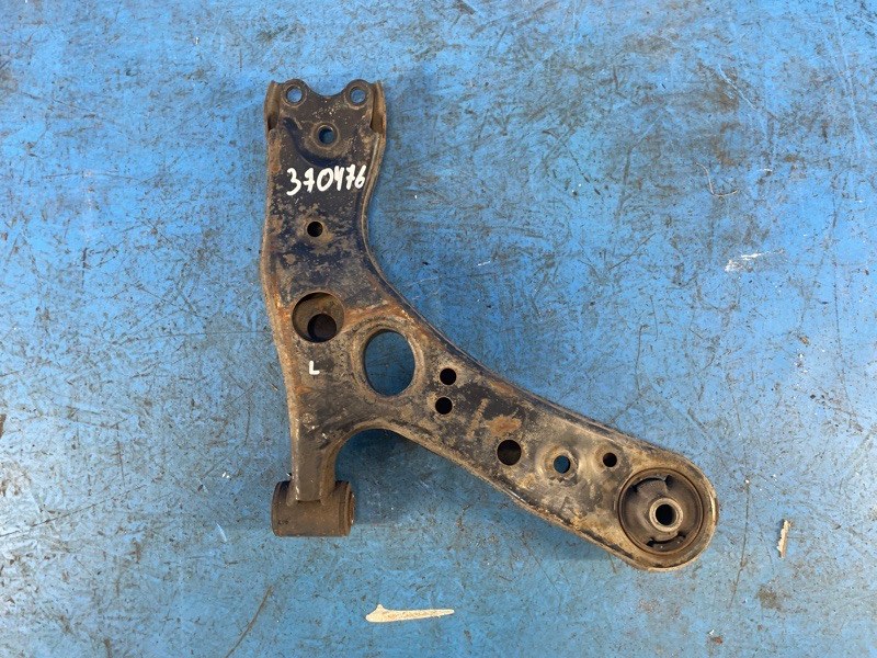 Lower front suspension arm TOYOTA PRIUS - 30 09-17 2009-2017 Left