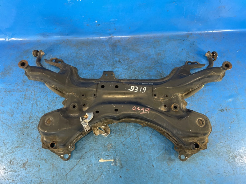 Front suspension beam LEXUS CT200 11-17 2012