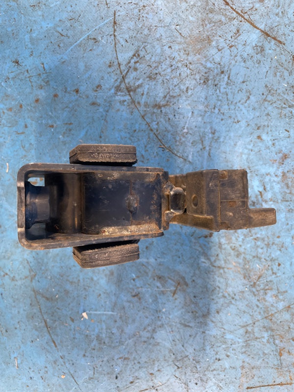 Lower engine mount LEXUS CT200 11-17 2012 Front