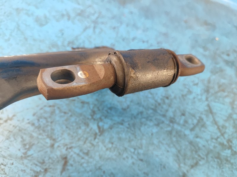 Lower front suspension arm TOYOTA CAMRY 40 06-11 2008 Right