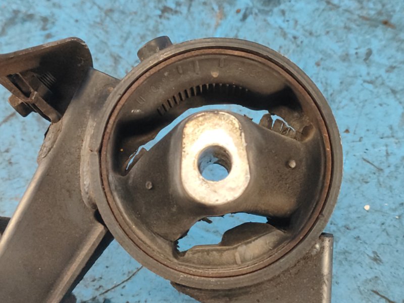 Lower engine mount TOYOTA RAV4 05-12 2005-2012 Rear
