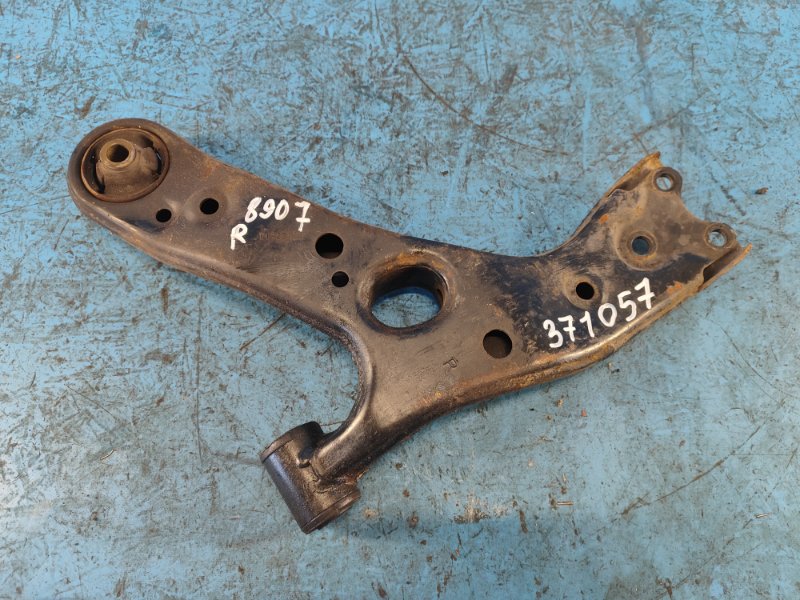 Lower front suspension arm LEXUS HS250H (ANF10) 09-12 2009 Right