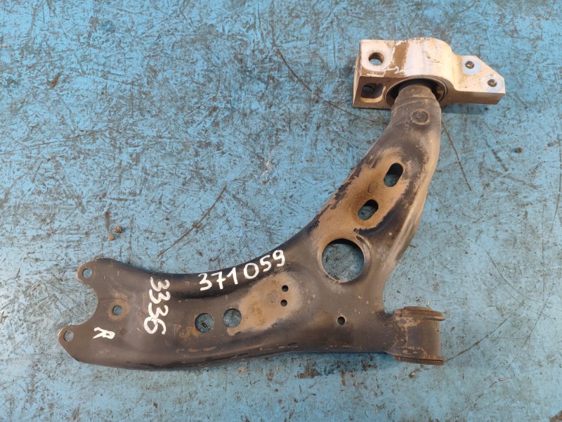 Lower front suspension arm VOLKSWAGEN TIGUAN 08-17 2017 Right