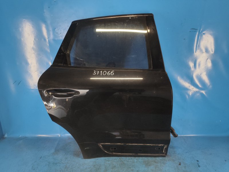 Door PORSCHE MACAN 18-22 2022 Rear Right