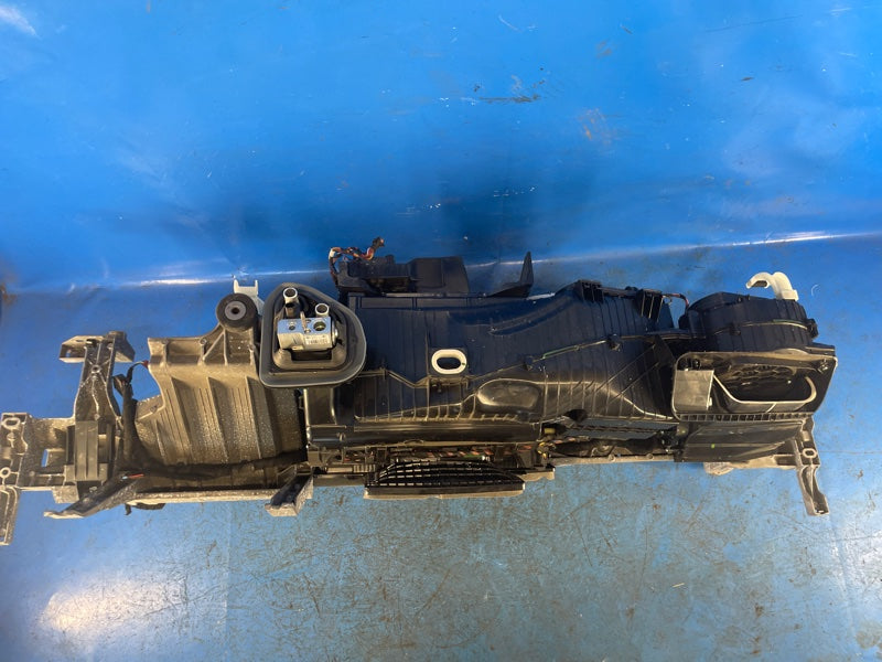 Dashboard amplifier BMW XM (G09) 23- 2023