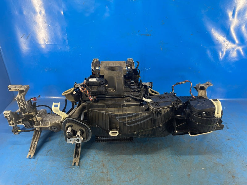 Dashboard amplifier BMW XM (G09) 23- 2023