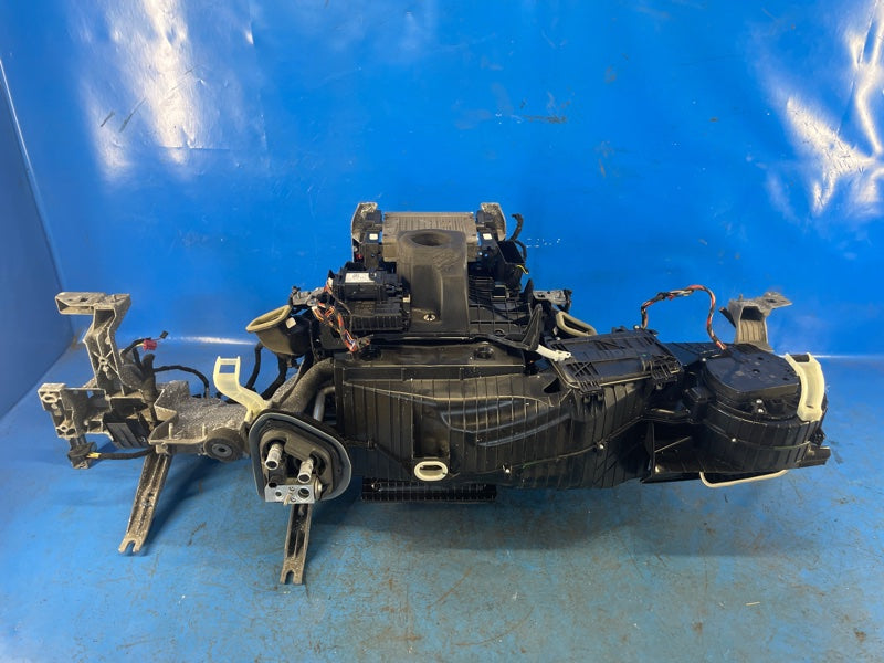 Dashboard amplifier BMW XM (G09) 23- 2023