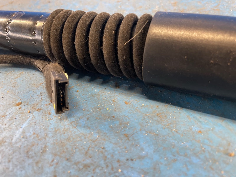 Trunk lid shock absorber BMW XM (G09) 23- 2023